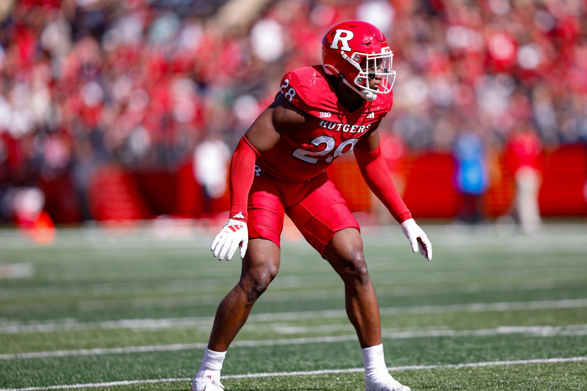 From Canada to Piscataway, on the field or in the classroom, LB Dariel Djabome makes an impact no matter where he is. Congrats to the All-Big Ten LB on being Rutgers' nominee for the 2025 #CampbellTrophy! #CHOP