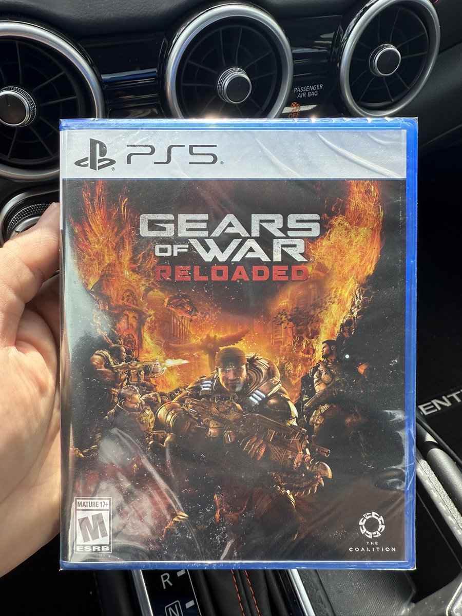 Crazy times we
live in. #GearsOfWarReloaded