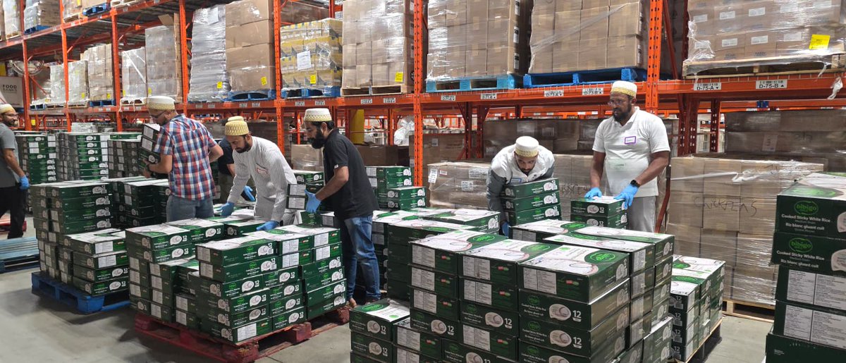 The Dawoodi Bohras of Canada 🇨🇦 (@bohras_canada) on Twitter photo The #Mississauga <a href="/Dawoodi_Bohras/">The Dawoodi Bohras</a> volunteered at <a href="/FoodBanksMissi/">Food Banks Mississauga</a>, packing food for the city’s most vulnerable. Inspired by His Holiness Syedna Mufaddal Saifuddin’s vision that no one should go to bed hungry, the community continues its commitment through the Food Bank 2 Home The #Mississauga <a href="/Dawoodi_Bohras/">The Dawoodi Bohras</a> volunteered at <a href="/FoodBanksMissi/">Food Banks Mississauga</a>, packing food for the city’s most vulnerable. Inspired by His Holiness Syedna Mufaddal Saifuddin’s vision that no one should go to bed hungry, the community continues its commitment through the Food Bank 2 Home