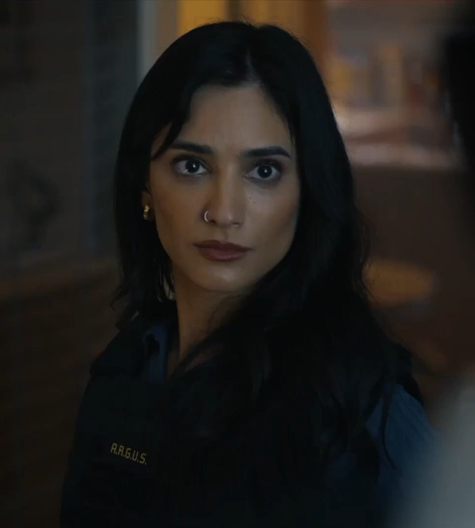 DCUAmazons's tweet photo. Sol Rodríguez (Sasha Bordeaux) reveals Wonder Woman is her favorite DC character:

“I think sheʼs a badass.” https://t.co/rxgf0LVeWL