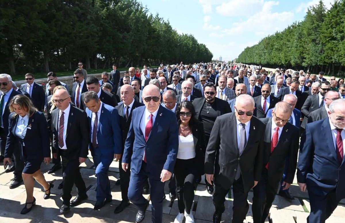 ZaferpartisiRTK's tweet photo. Zafer partisi Rumeli Türkleri Komitesini  temsilen Ankara'da partimizin 4.üncü yıldönümünü Atatürk'ün huzuruna çıkarak kutladık!
@umitozdag @O_PEHLIVANOGLU
@omurucar1974 @cezmi_polat
@UlasozY @nezih_ozer3 @KNoyanl 
@ahmet_ctn 
@ILayic
@HHsn66
@ulkualptekin https://t.co/HrgxQ80vy4