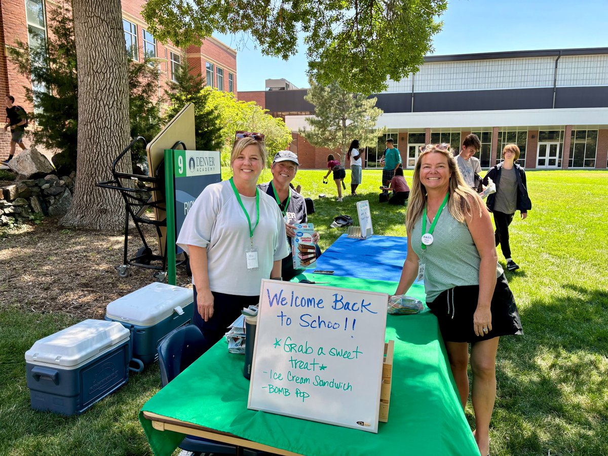 Last week, volunteers from the DA Parent Association (DAPA) welcomed high schoolers back to campus with some sweet treats. Thanks, DAPA!
Learn more about DAPA here: denveracademy.org/community/da-p…
#damustangs #daparentassociation