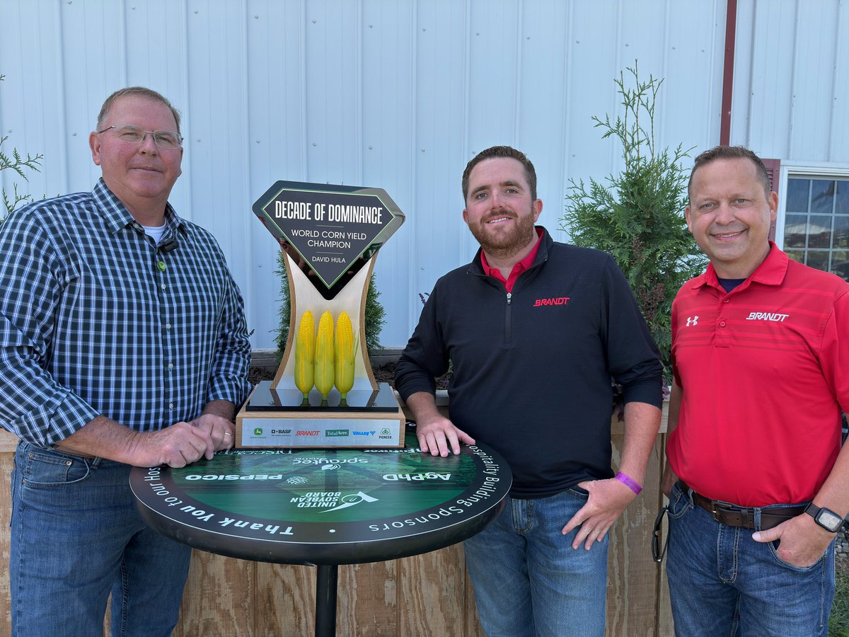 Senior Marketing Director, Rod Riech and Director of Agronomy, Dr. Eric Winans were on hand today at the Farm Progress Show to present David Hula with a “Decade of Dominance” award. Congratulations, David, and thank you for being a valued partner of BRANDT.