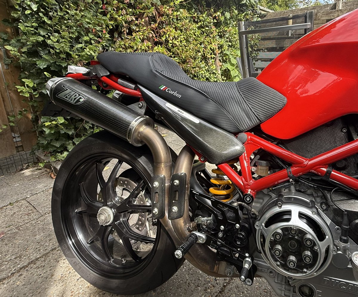 Pim57867634's tweet image. A new game and a fancy new seat for the Monster. Great day 🙌🔥 #GearsOfWarReloaded #Corbin #ducatimonster