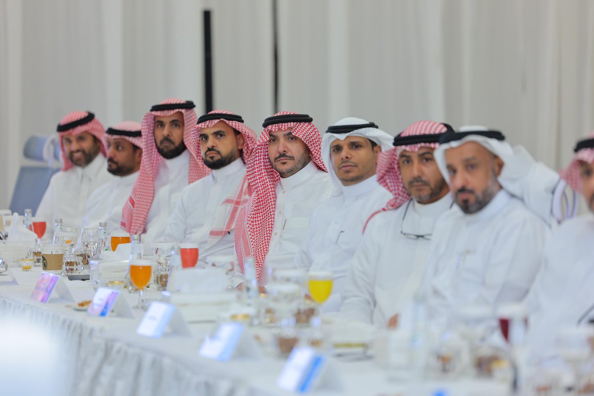 زار معالي وزير التعليم، رئيس مجلس شؤون الجامعات، 
أ. يوسف البنيان، #جامعة_جدة، وكان في استقباله سعادة رئيس الجامعة أ.د. عبيد آل مظف ووكلاء الجامعة. 
وخلال الزيارة التقى معاليه بقيادات الجامعة، وناقش معهم في حوار مفتوح أبرز التطورات في واقع التعليم العالي في المملكة والدور المتوقع