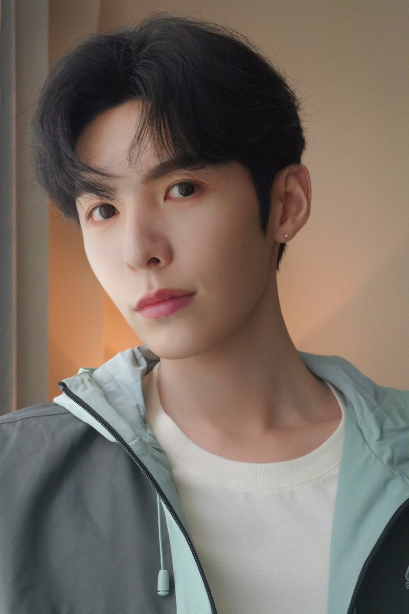 🐶🐱💞

#MeetYouAtTheBlossom
 #花开有时颓靡无声