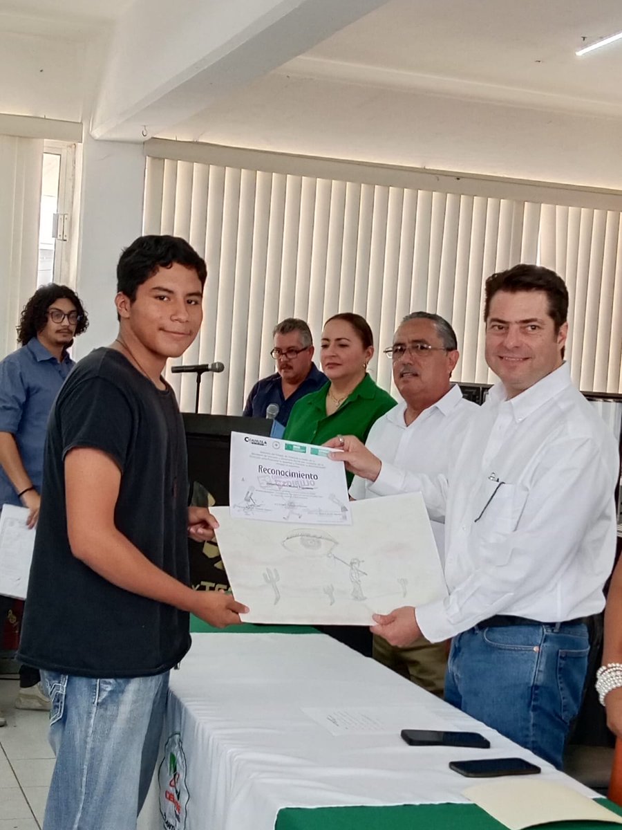 El día de hoy nuestros alumnos acudieron a la entrega de reconocimientos del Concurso Estatal de Dibujo #YoPorLaInclusión 
¡Enhorabuena!

#CecyteCoahuila
#ImpulsoEducativo
#CoahuilaPaDelante
#APasosDeGigante