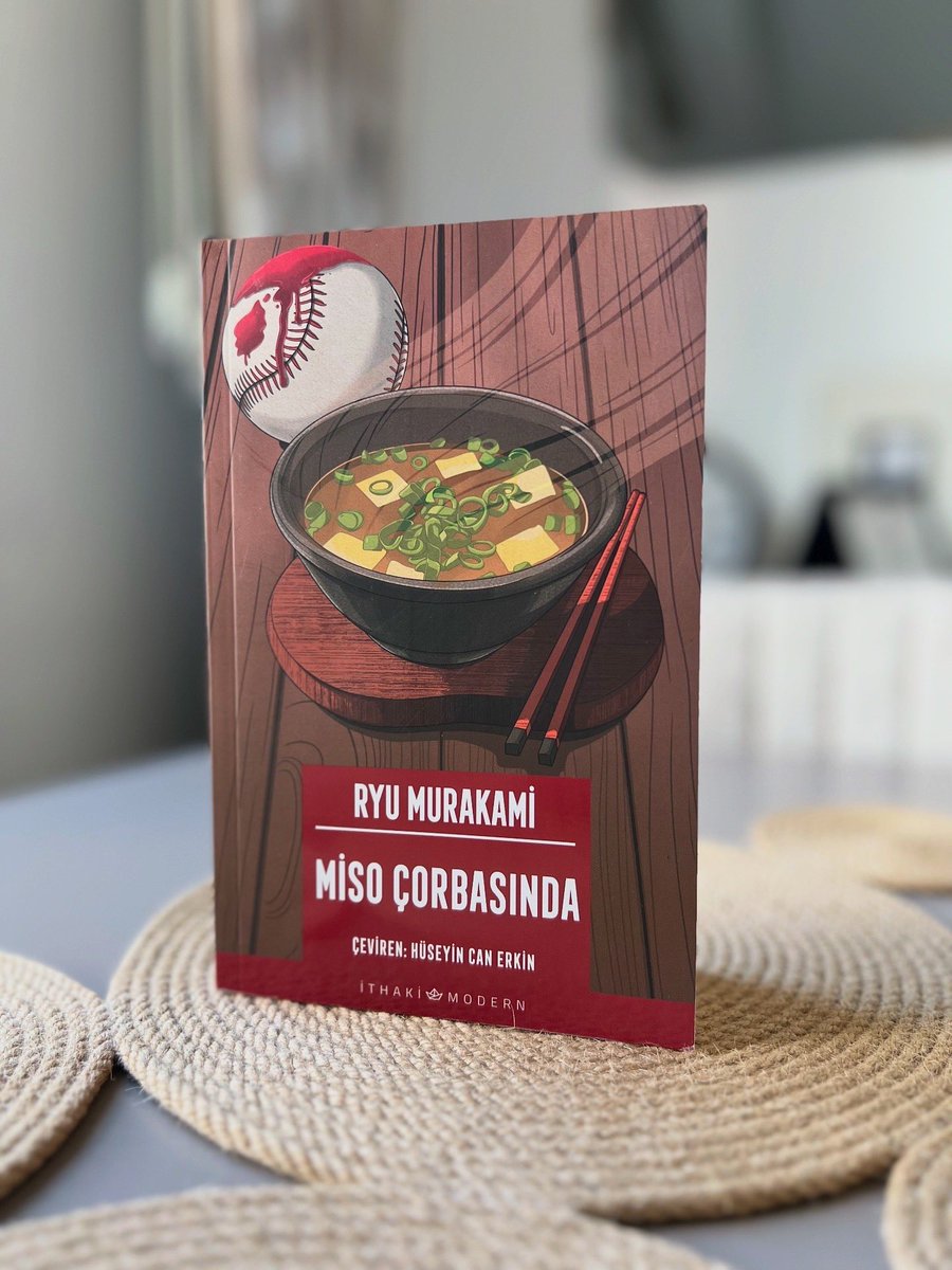 “Öylesine utanç verici bir şeye, birileri, aydınlarınız ya da gazeteciler engel olmaya çalışmıyorlar mı?”

Ryu Murakami’den savaş sonrası ‘90’lı yılların Japonya’sına dair müthiş tespitlerle dolu; cinsellik, şiddet ve vahşetle bezeli bir roman 👌🏻

(reklam değil tavsiye kitap)