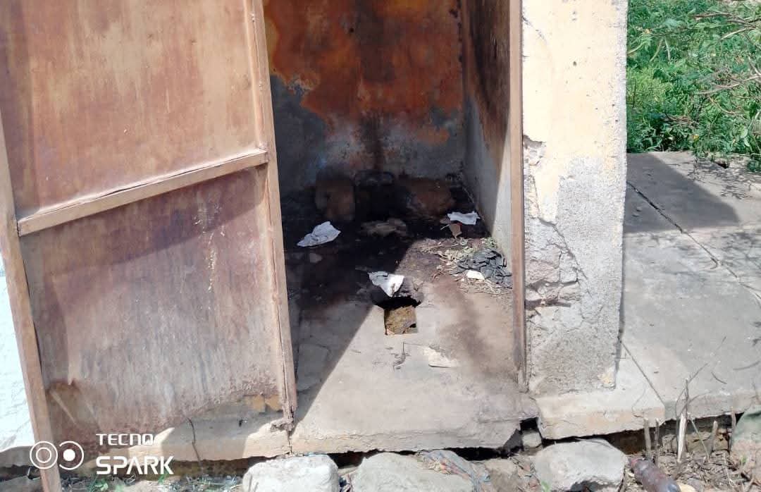 charaf_yarou's tweet photo. #Niaro, (un village de la Commune de #Sinendé Nord-Bénin🇧🇯) a lancé un cri d’alarme, AS World Tech a répondu avec espoir. 

À l’École Primaire Publique de #Niaro (Commune de #Sinendé), les conditions restent précaires : (1) @UNICEF_Benin @PlanIntlBenin @aminatousar @CoumbaDSow https://t.co/fj3tCWXbtW