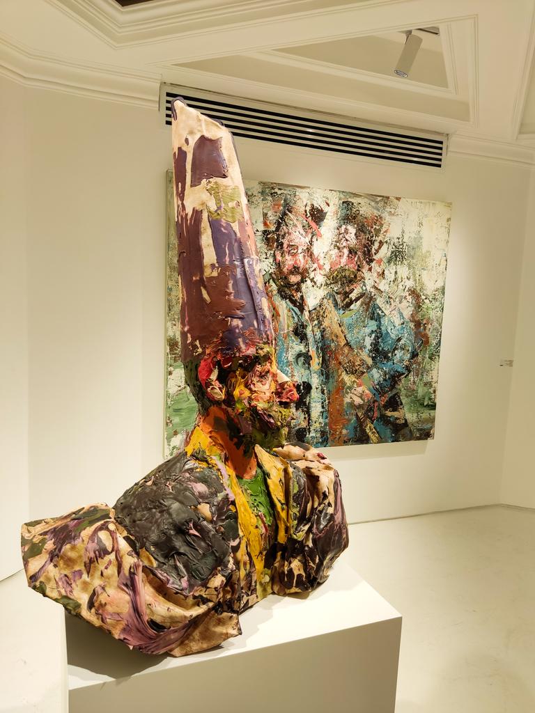 ولی من واقعا گالری گردی و دوست دارم.