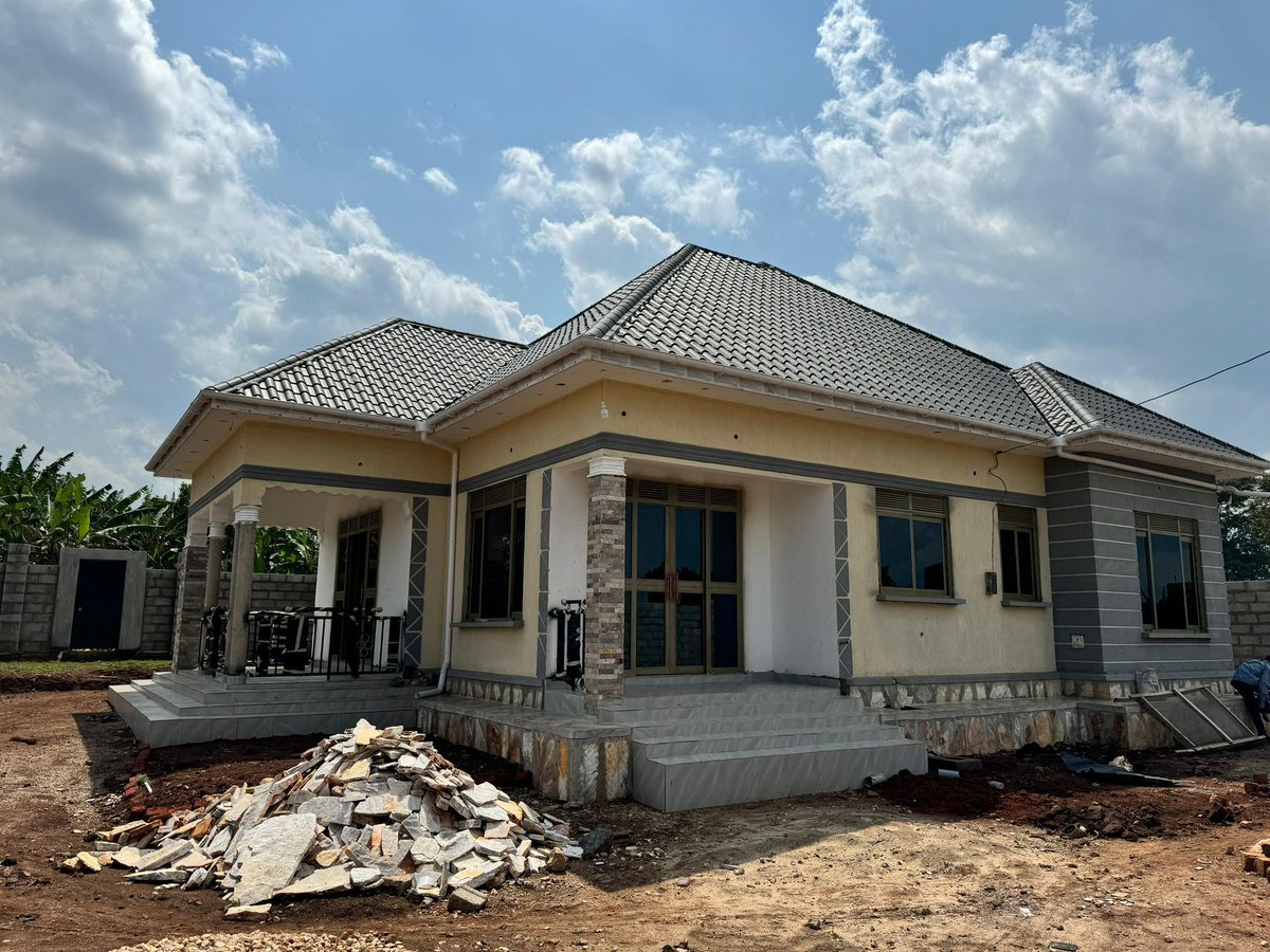 DixonDyler's tweet image. A story of beauty, a story of life , a story of sustainability, a story of the life that is brought by incorporating greens within your design 🥳 Design and build with us 😊#ABDESIGNERS&CONSULTANTS
#DESIGNandBUILD
