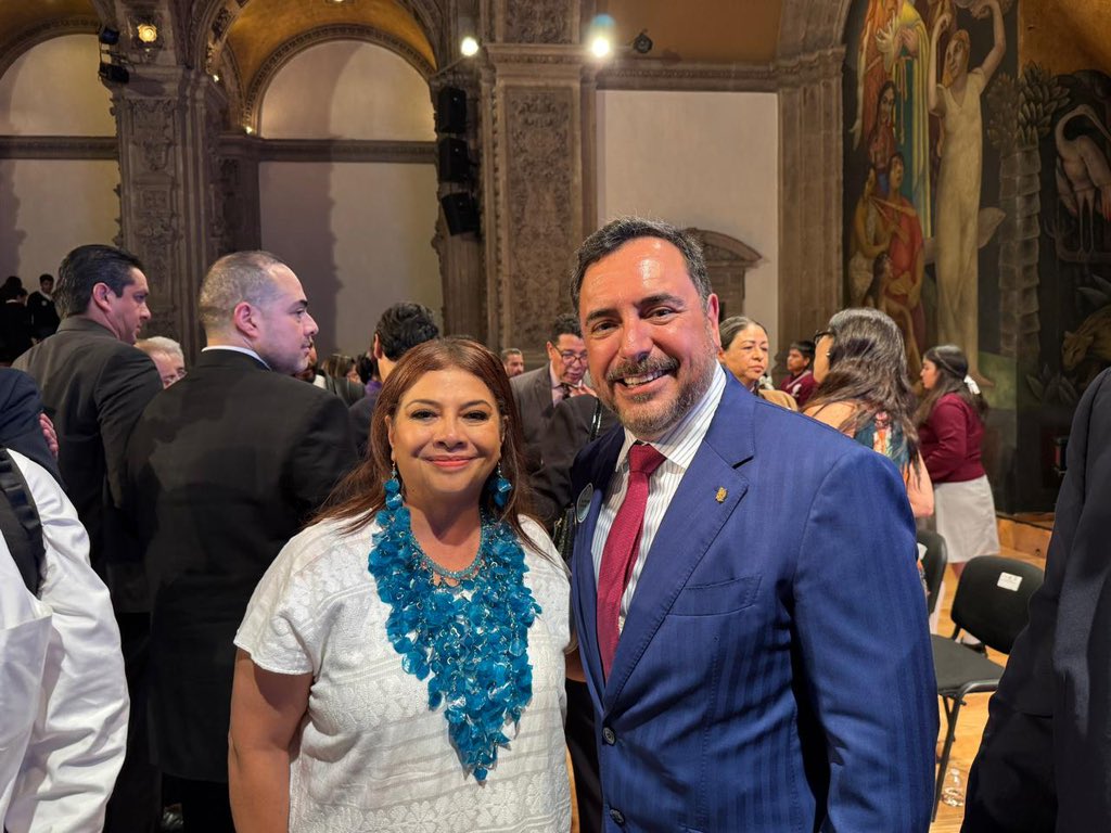 Fue un honor asistir a la Ceremonia del Primer ciclo escolar del #BachilleratoNacional, encabezada por la Presidenta <a href="/Claudiashein/">Claudia Sheinbaum Pardo</a>, como parte del nuevo modelo educativo que garantiza el derecho a la educación para la juventud del país. 
Compartí presídium con los titulares de la