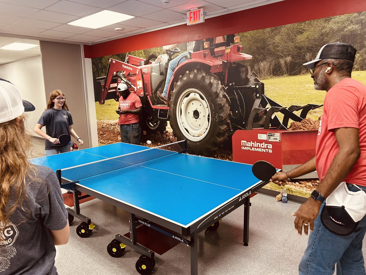 MCTC_MET's tweet photo. The main event was the AEM tour bus coming to @MahindraRise. Thank you Mahindra for hosting and showcasing local manufacturing opportunities. Our Manufacturing Engineering students loved the experience! https://t.co/yHBTczZ1rv
