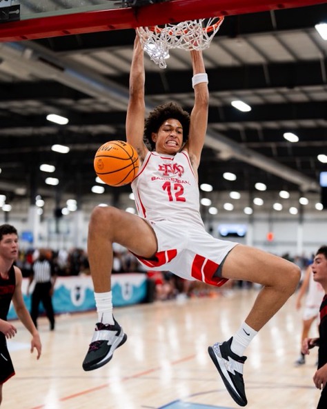 Frank Burlison (@frankiebur) on Twitter photo Another day, another high-profile SoCal boys' hoops transfer: Class of 2028 prospect <a href="/The_Evan_Willis/">The.Evan.Willis</a> has left <a href="/MaterDeiHoops/">Mater Dei Boys Basketball</a> and enrolled and attending class today at Crossroads School, where he will team with another top sophomore, <a href="/vanmoczydlowsky/">van moczydlowsky</a>. Another day, another high-profile SoCal boys' hoops transfer: Class of 2028 prospect <a href="/The_Evan_Willis/">The.Evan.Willis</a> has left <a href="/MaterDeiHoops/">Mater Dei Boys Basketball</a> and enrolled and attending class today at Crossroads School, where he will team with another top sophomore, <a href="/vanmoczydlowsky/">van moczydlowsky</a>.