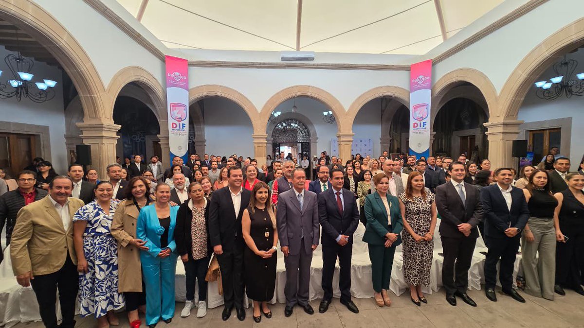 Pedro Silerio (@pedro_sileriog) on Twitter photo En estos tres años, las familias duranguenses, en especial las más vulnerables, contaron con un gran apoyo y amor en el <a href="/DIFMunicipalDgo/">DIF Municipal Durango</a> de la Sra. Guadalupe Ochoa.
¡Felicidades por el Tercer Informe de Actividades! En estos tres años, las familias duranguenses, en especial las más vulnerables, contaron con un gran apoyo y amor en el <a href="/DIFMunicipalDgo/">DIF Municipal Durango</a> de la Sra. Guadalupe Ochoa.
¡Felicidades por el Tercer Informe de Actividades!