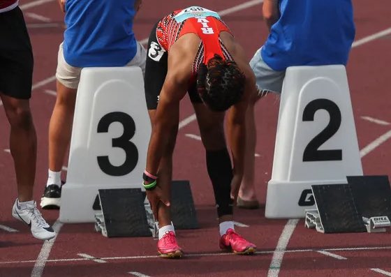 Sophomore year pr’s 100m dash: 10.82 200m dash:22.21 55m dash:6.62 60m dash: 7.26