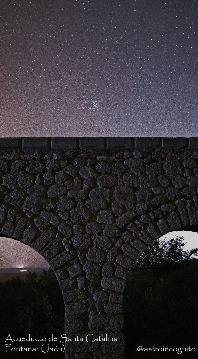 El Acueducto de Santa Catalina estaba en nuestra lista para una sesión intensiva de astrofotografía, acabamos encantados con el lugar y el cielo de la zona. 

#VíaLáctea
#Fontanar
<a href="/ayuntpozoalcon/">Ayunt Pozo Alcón</a> 
<a href="/ayuntapozoalcon/">Ayto. Pozo Alcon</a>