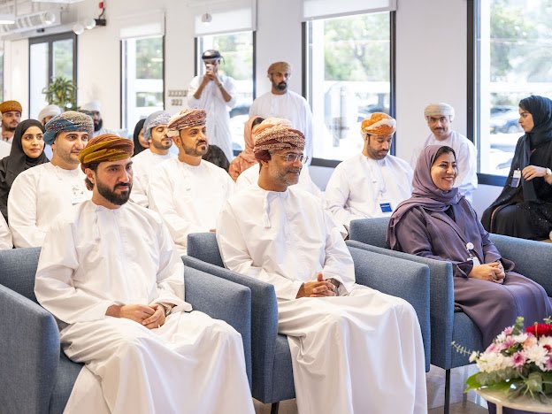 valobooking's tweet photo. تحت رعاية سعادة عزان البوسعيدي وكيل وزارة التراث والسياحة للسياحة، وبحضور سعادة حليمة الزرعية رئيسة هيئة تنمية المؤسسات الصغيرة والمتوسطة، تم تدشين الهوية الجديدة لتطبيق valo.
التطبيق العماني لحجوزات الفنادق والشاليهات، وتم خلال الحفل عرض أبرز مميزاته للمزودين والعملاء.
@riyadaom https://t.co/3x58Mjkmr5