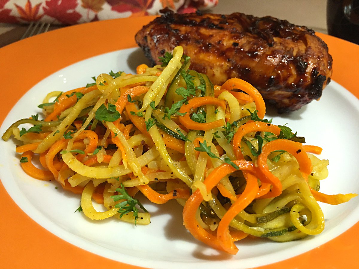 clubfoody1's tweet photo. Today is #VegetableDay🍆🥦🥕
Baked Autumn Veggighetti... anyone? 🙋‍♀️🙋🙋‍♂️
(check out my previous posts 👇 for vegetable recipes + dozens on CF WEBSITE😉)

#YouTube 📽️: https://t.co/g48Ttm3oNw
RECIPE ➡️: https://t.co/7NDz72qhZQ

@EventGuideToday @DiningGuide2Day #RecipeOfTheDay