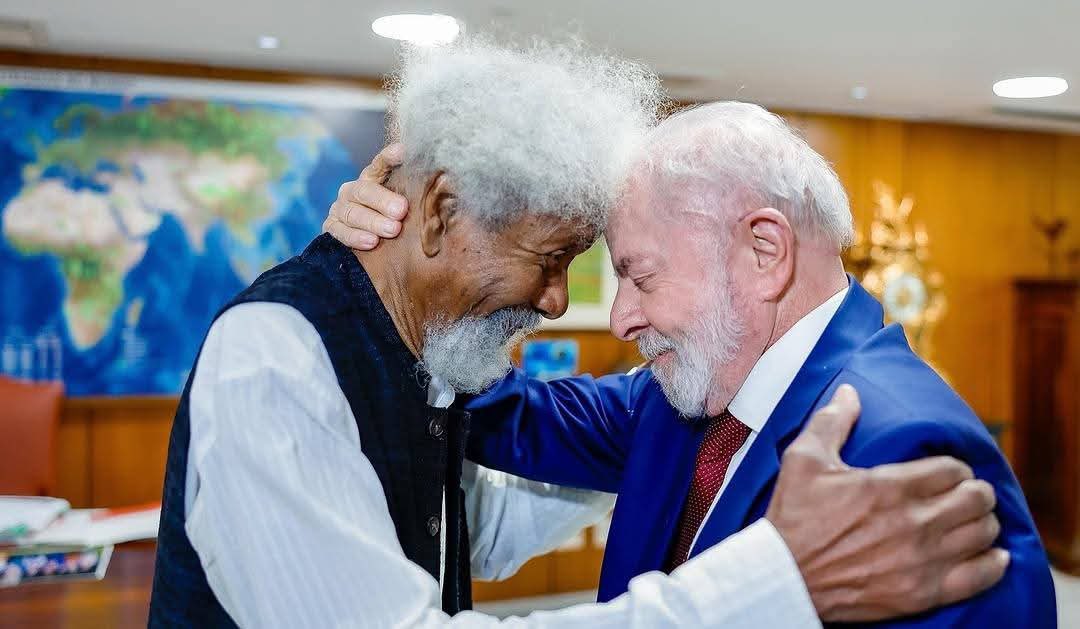 OgbeniDipo's tweet image. Professor Wole Soyinka, baba baba yin and Luiz Inácio Lula da Silva, President of Brazil 🇧🇷. How many RTs to celebrate the greatest Nigerian literary icon? ❤️