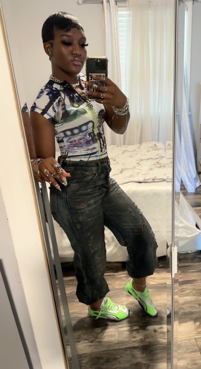 m1ssj3's tweet image. Can’t blend in if I tried #LastFirstDay