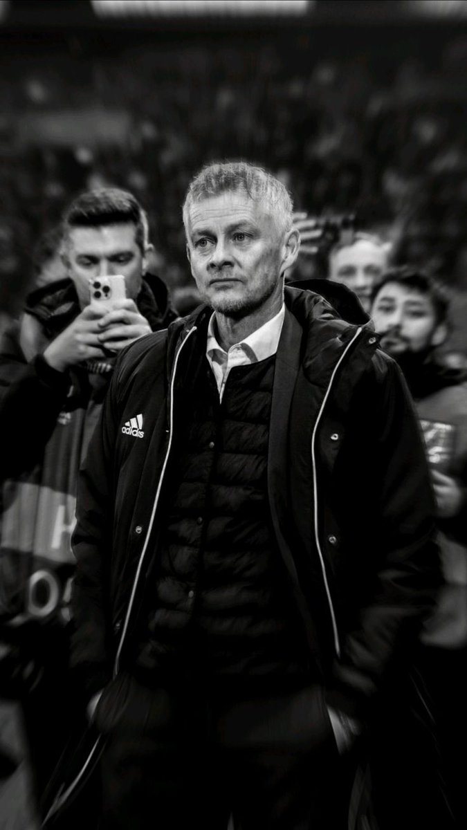 Ole Gunnar Solskaer, zorluklar karşısında bahane değil çözüm arayan, sahada olduğu kadar kulübün ruhunda da iz bırakacak bir liderdir,ona sahip çıkmak, futbolun özüne sahip çıkmaktır. 🖤⚽
#BesiktasbizimHocabizim