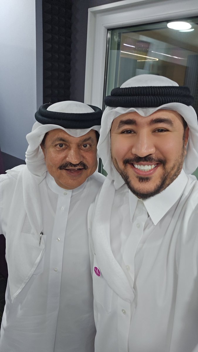 "سعيد اليوم بلقاء قامة فنية كبيرة مثل الفنان القطري #علي_عبدالستار خلال زيارته لإذاعة #تذكار_FM .. حضور يترك بصمة وينثر عبق الفن الأصيل في كل مكان."
🇶🇦🎙🎵
#زياد_بن_محمد | #زياد_محمد | #تذكار_اف_ام | #قطر | #فنان | #فنانون_عرب #اذاعة | #ياناس_احبه