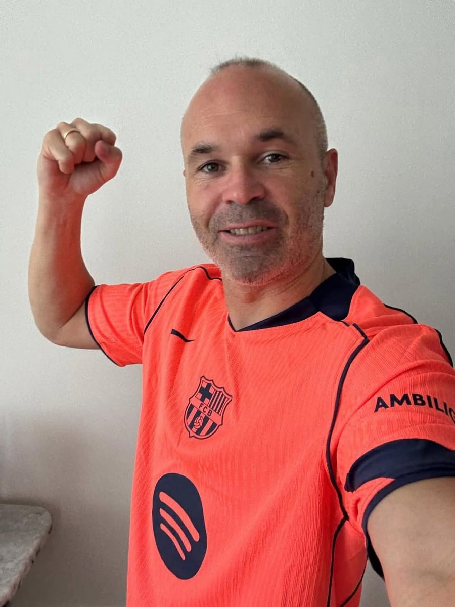 BattorMucha's tweet photo. @andresiniesta8 🫶❤️🫶
My Hero 🫶❤️🫶
My first and Last Favorite Midfielder 🫶❤️🫶
I love you Andrés Iniesta 🫶❤️🫶💪💪💪8️⃣💪💪💪💪💪 https://t.co/vU27Tra8r9