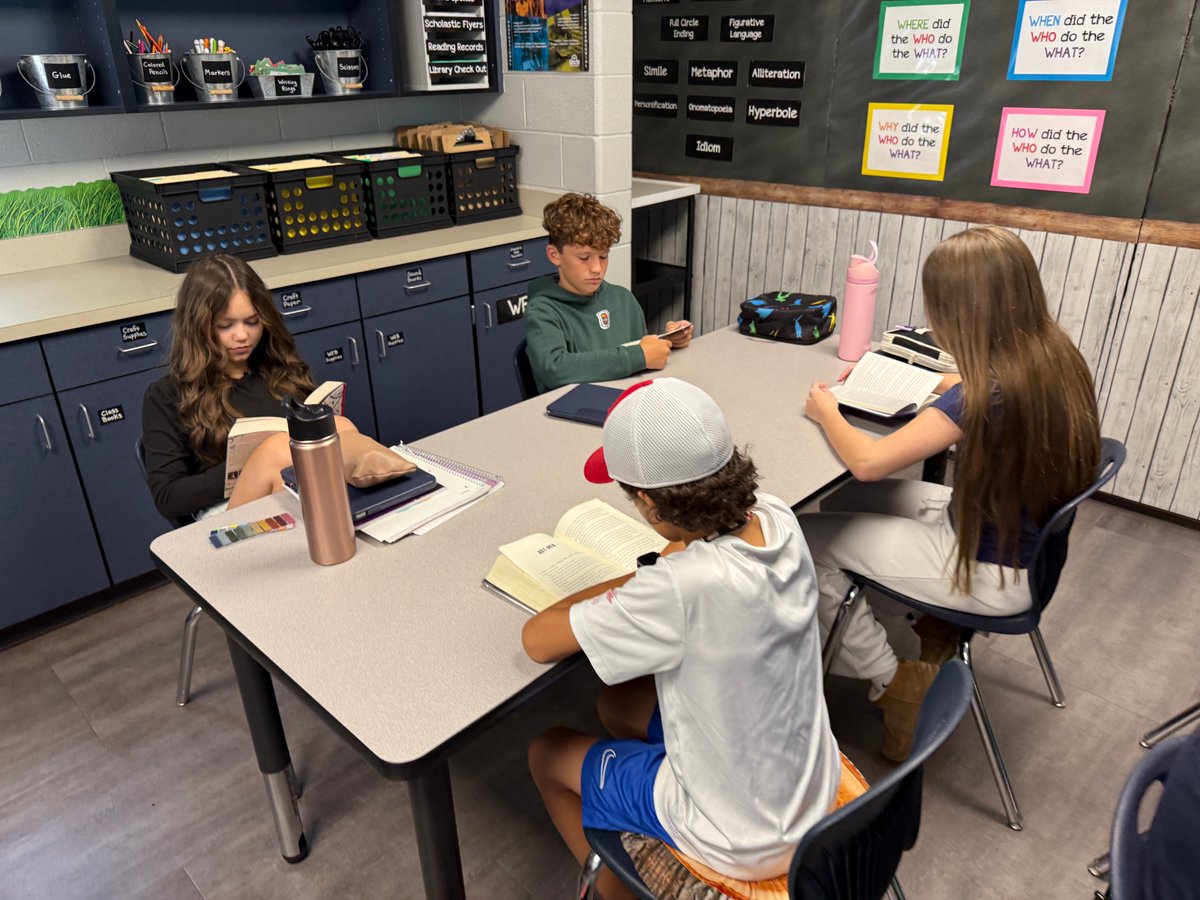dmsbluejays's tweet photo. 7th-grade ELA classes are off to a great start! Students have visited the library and are diving into new free-reading books #DMSLeads #DestinationDMS https://t.co/w1N4bZmxz5