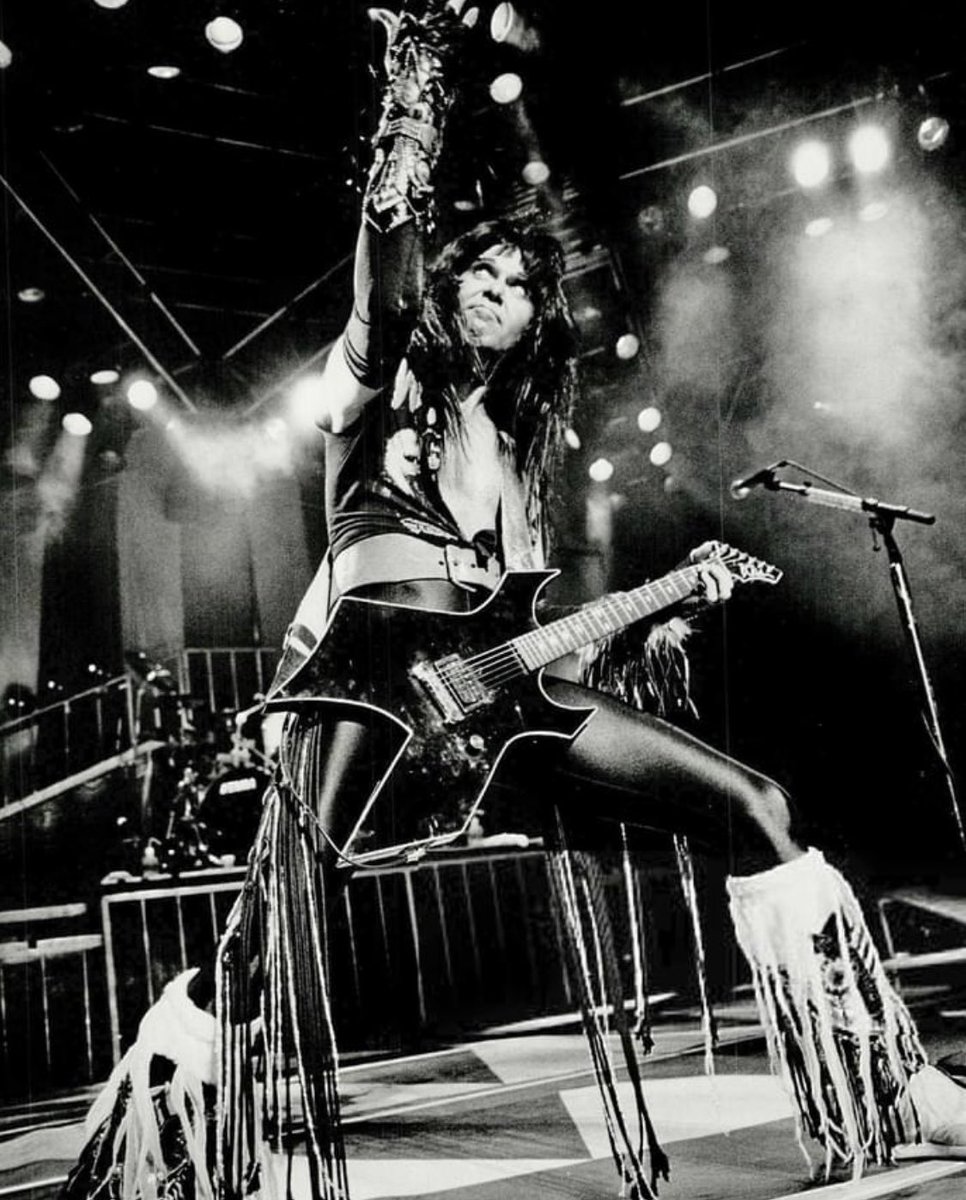 Name your favorite W.A.S.P. song without saying „I wanna be somebody“ 💀