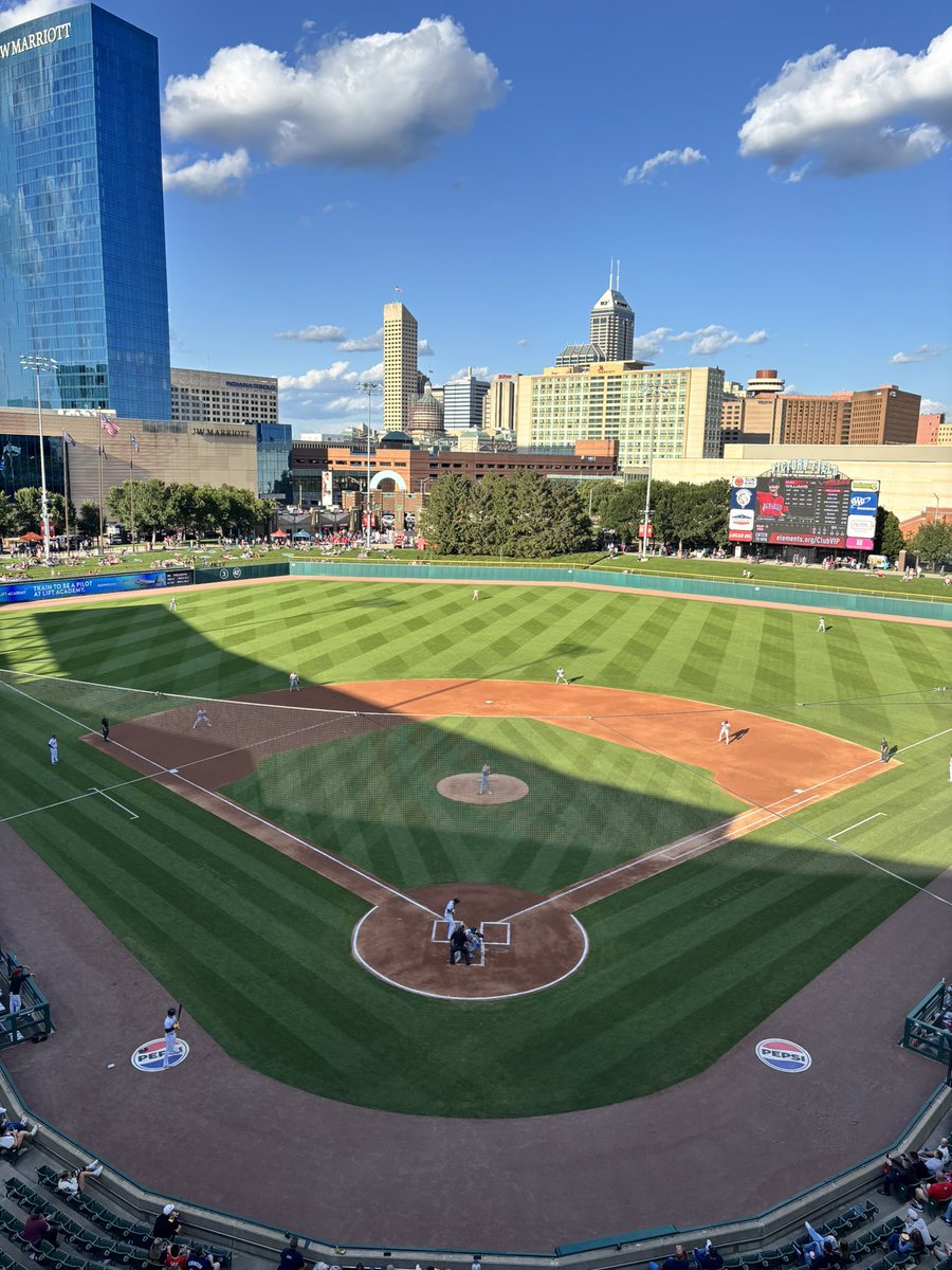 Big 💎 for a big proposal #taylorandtravis #shesaidyes #TaylorSwift