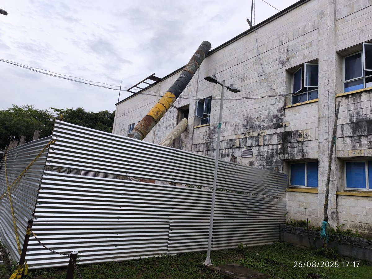 JAlexanderL_19's tweet photo. #ObrasInconclusas 🚧 El Hospital de #Arauca 🏥  parece que no tiene fecha de entrega. Se le debería de hacer una vigilancia rigurosa a esta infraestructura toda vez que su terminación es #vital para los habitantes. Sres. @PGN_COL @CGR_Colombia @Supersalud @MinSaludCol @GobArauca https://t.co/5DkJIbPsTu