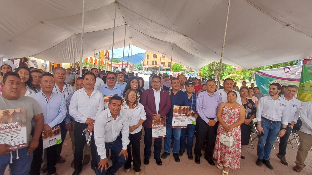 El Instituto Poblano de Atención al Migrante hizo la firma de convenio con auroridades de la zona de Ajalpan, con el objetivo de ayudar a que se tenga el seguimiento apropiado a los casos de deportación, apoyos, Visas y mas que requieren