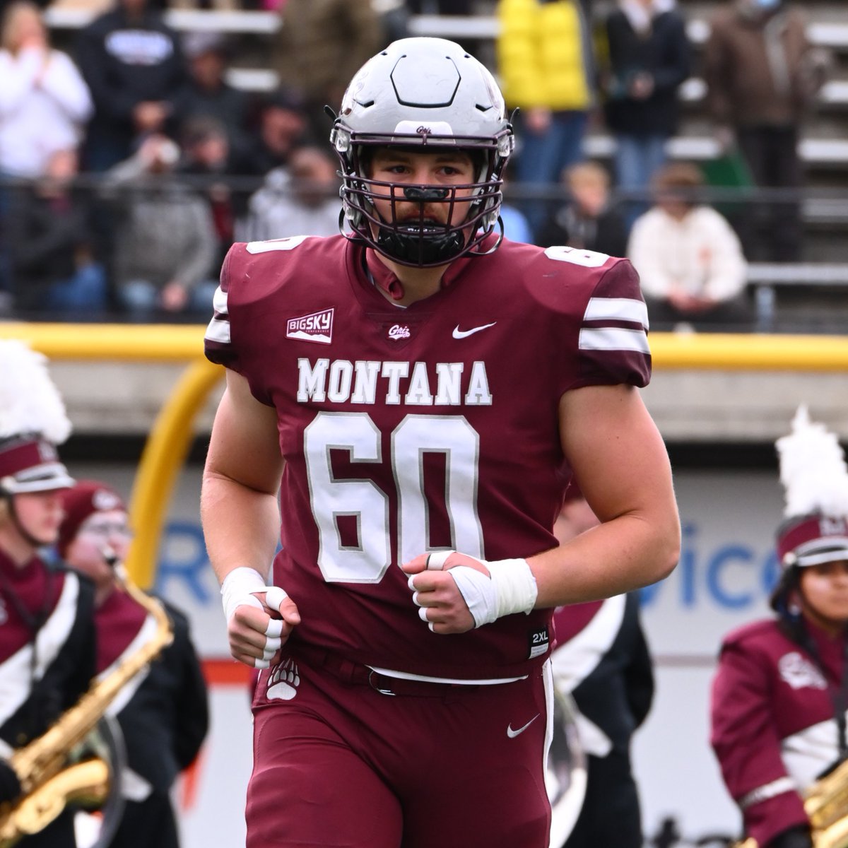 ✅ BS in Biochemistry
✅ BS in Biology
✅ BS in Neuroscience

Did it get three degrees hotter in here or is it just Montana OL Dillon Botner?! Congrats on all those diplomas and on your nomination for the 2025 #CampbellTrophy! #GoGriz <a href="/Coach_Hauck/">Coach Bobby Hauck</a>