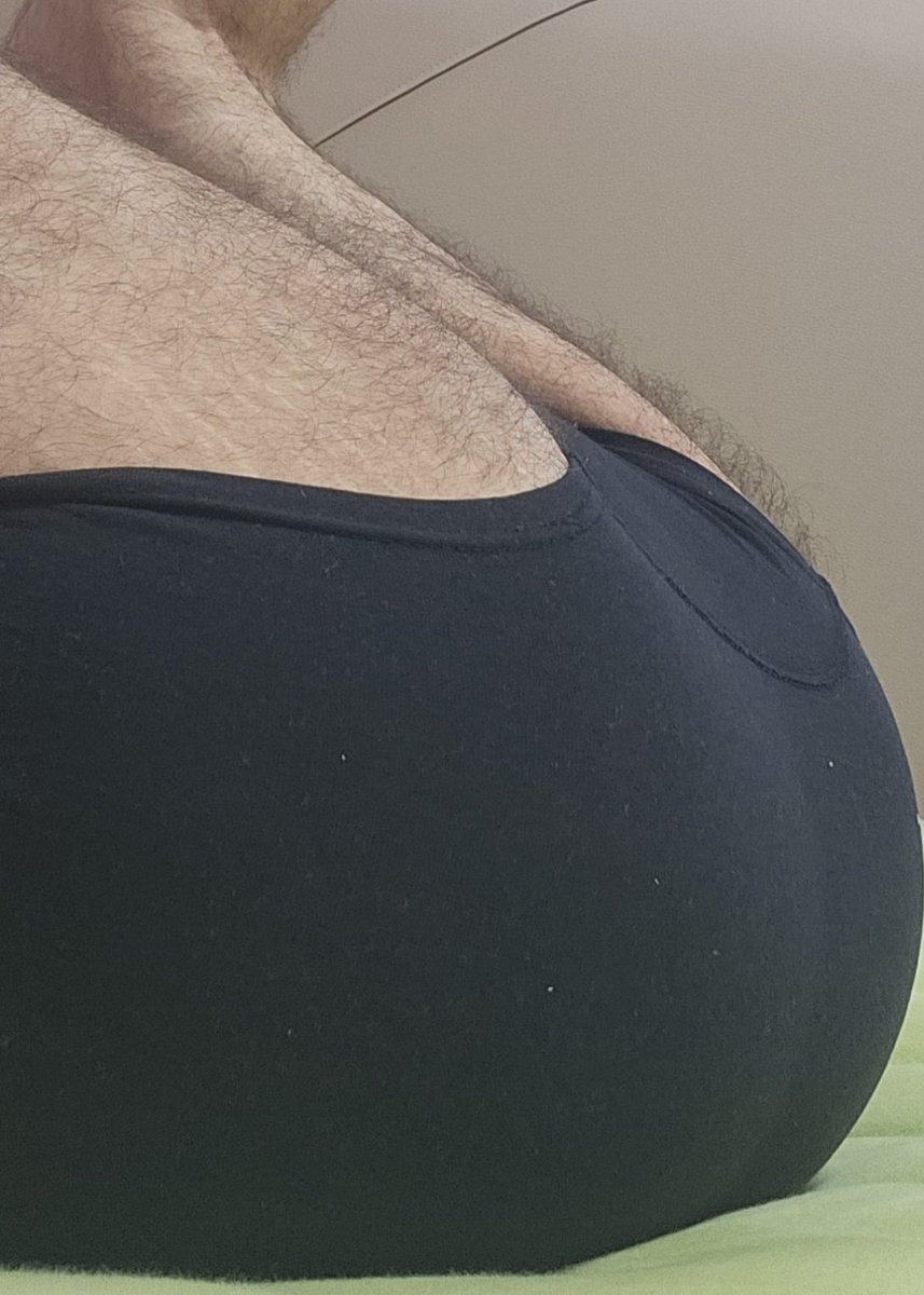 Die schwarze Unterhose steht mir auch oder?