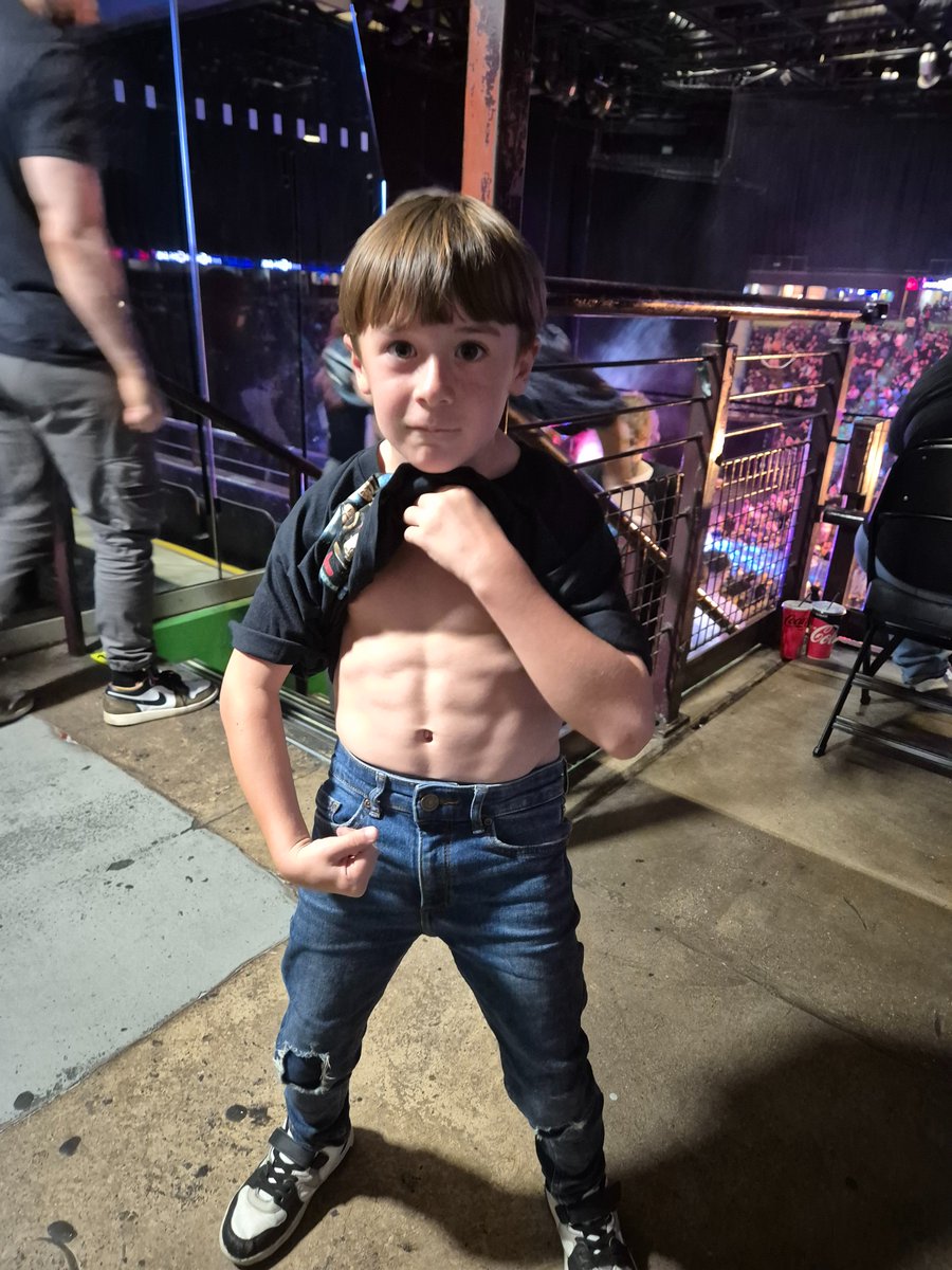 HelekanTooK tweet media