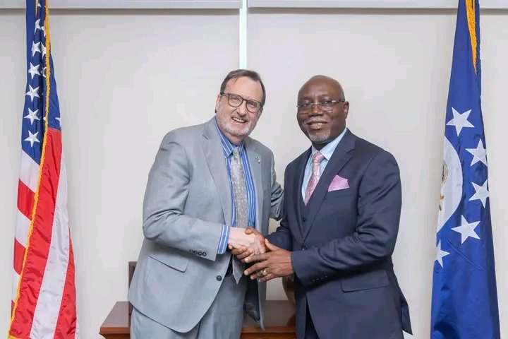 ONDO STATE GOVERNMENT (@ondostateonline) on Twitter photo The Ondo State Governor, His Excellency <a href="/LuckyAiyedatiwa/">Lucky Orimisan Aiyedatiwa</a>, met today with the United States Ambassador to Nigeria, Richard Mills at his US Embassy office in Abuja to discuss security, commercial opportunities for U.S. firms and legislative issues affecting states. The Ondo State Governor, His Excellency <a href="/LuckyAiyedatiwa/">Lucky Orimisan Aiyedatiwa</a>, met today with the United States Ambassador to Nigeria, Richard Mills at his US Embassy office in Abuja to discuss security, commercial opportunities for U.S. firms and legislative issues affecting states.