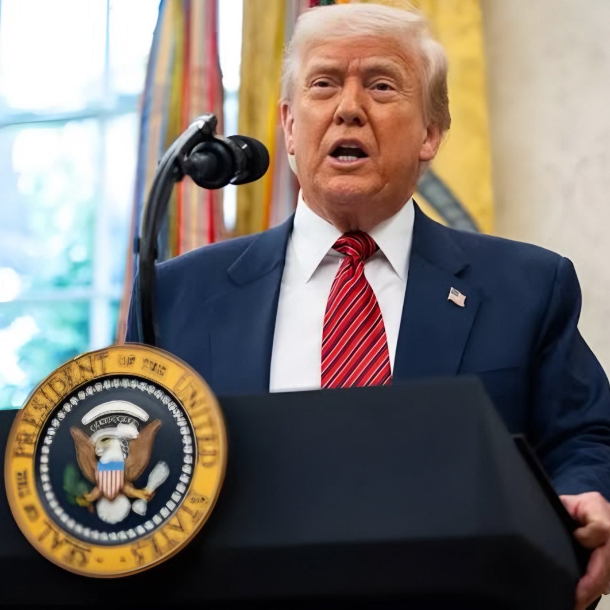 📢 Donald Trump: 

“Ben bir diktatörüm ama suçu da önlüyorum. 

Bu yüzden insanlar, 'Eğer durum buysa, bir diktatörüm olmasını tercih ederim' diyor.”