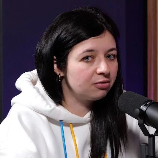 "Nie żałuj dziada, chociaż ma tylko torbę na kiju, 
bo jak dziadowi dupa odżyje to cię torbą zabije"

- przysłowia polskie