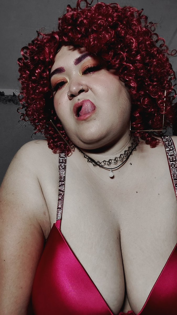 tomika69p's tweet photo. Esas ganas ke te tengo 😈😈😈😈
#martes #pluss #gordita #tetona #leche #nena #caliente https://t.co/kubzVAfqf3
