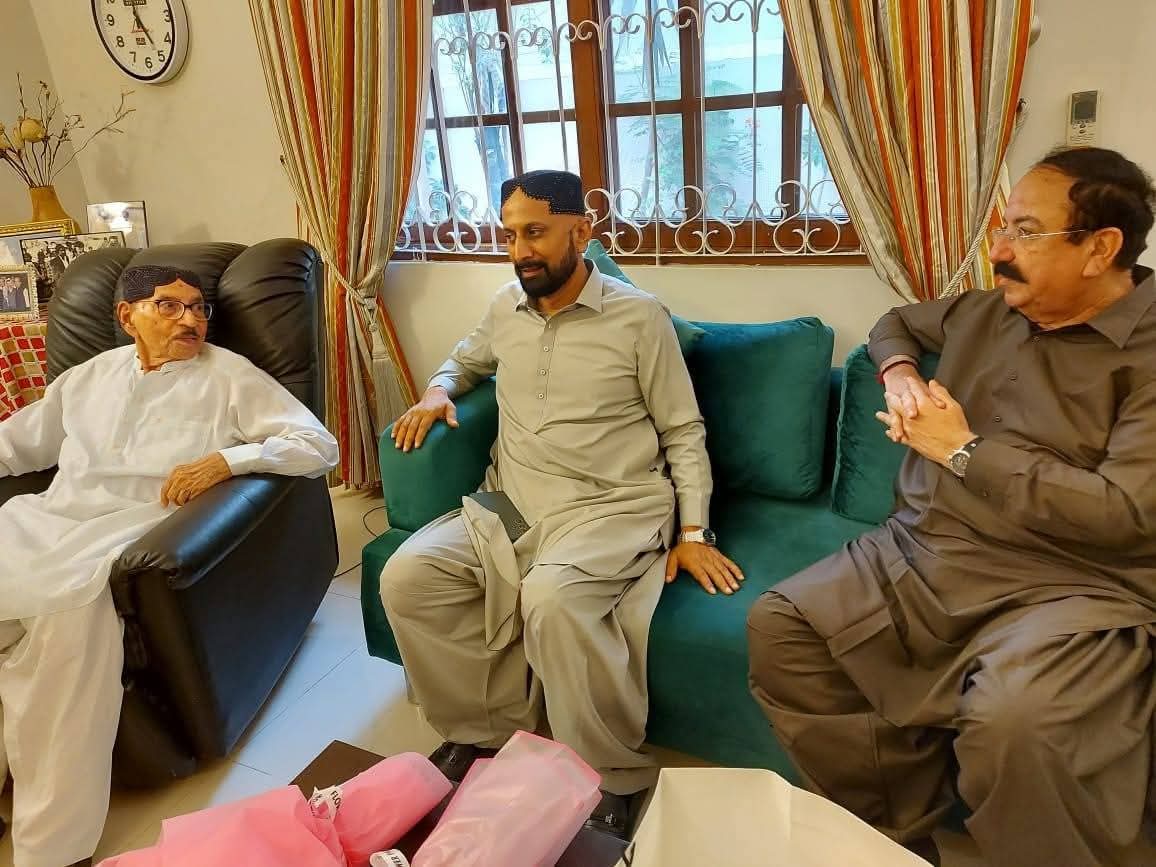 Sumaira Khan (@sumairakhanf) on Twitter photo کراچی - پاکستان پیپلز پارٹی ڈویژن حیدرآباد کے صدر عاجز دھامرہ صاحب اور جنرل سیکریٹری ایم پی اے گیانچند ایسرانی صاحب کو سابق سی ایم سندھ محترم سائیں قائم علی شاہ صاحب نے نئی ذمیداریوں کی مبارکباد پیش دی
<a href="/ShahNafisa/">Nafisa Shah</a> <a href="/AajizDhamrah/">Sen Aajiz Dhamrah</a> <a href="/DanialAbroPPP/">Danial Abro</a> کراچی - پاکستان پیپلز پارٹی ڈویژن حیدرآباد کے صدر عاجز دھامرہ صاحب اور جنرل سیکریٹری ایم پی اے گیانچند ایسرانی صاحب کو سابق سی ایم سندھ محترم سائیں قائم علی شاہ صاحب نے نئی ذمیداریوں کی مبارکباد پیش دی
<a href="/ShahNafisa/">Nafisa Shah</a> <a href="/AajizDhamrah/">Sen Aajiz Dhamrah</a> <a href="/DanialAbroPPP/">Danial Abro</a>