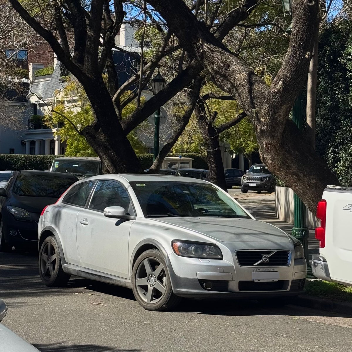 Qué auto fiel que resultó ser este bicho ehh,todavía sigo sin encontrarle un reemplazo claro para cuando toque cambiarlo, hace todo bien el hdp

A pesar de los pronósticos desoladores, sigo confirmando que el Volvo C30 🇸🇪 es un PRODUCTAZO

Cómprense un Volvo, no sean 🏳️‍🌈