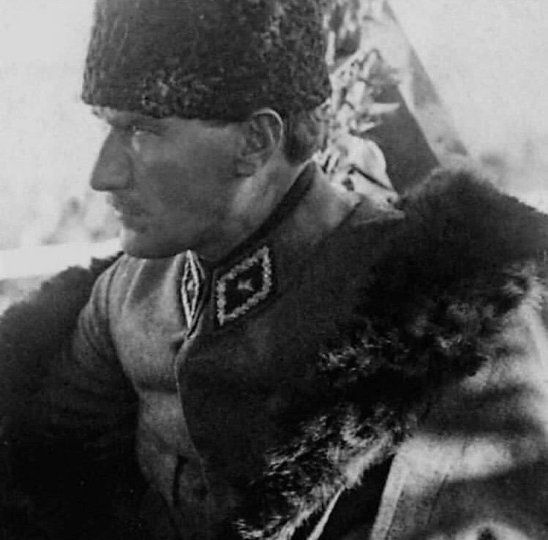 Bir haftada cephesini parçalayarak düşmanı mağlup edeceğim. (17 Ağustos 1922)

Taarruzu bir haftada bitireceğim demiştim. Hesapta bir gün hata etmişim. Bu işi altı günde yapıverdik. Zararı yok. Böyle büyük işlerde bazen bu kadar hata olabilir. (2 Ekim 1922)

Atatürk...