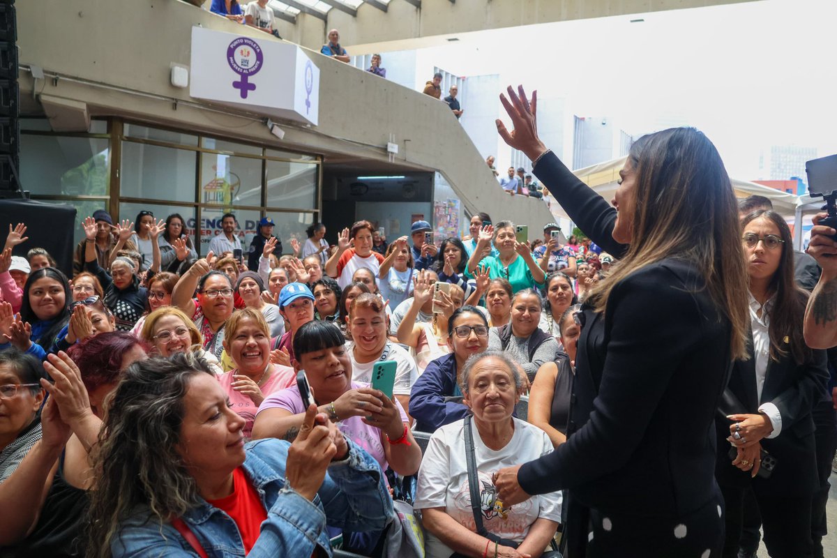 1000 mujeres cuidadoras recibieron hoy su #TarjetaVioleta Durante años su trabajo fue invisible, pero hoy les decimos fuerte y claro: su esfuerzo sostiene la vida y sostiene a México.

Cuidar no es un favor ni un deber, es un trabajo, y aquí en la Cuauhtémoc lo reconocemos con