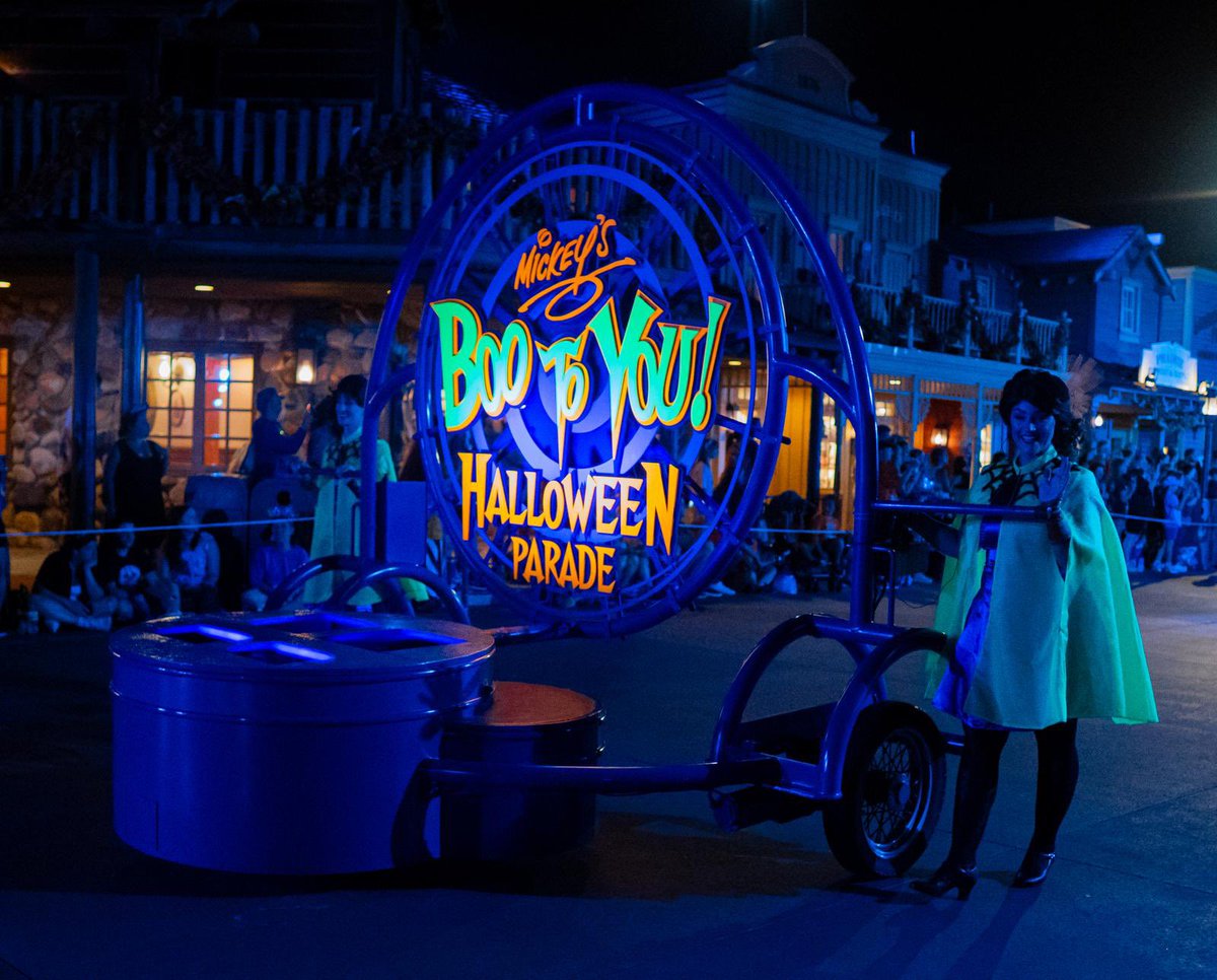 Mickey’s Not-So-Scary Halloween Party at Magic Kingdom… loved it! 🎃

Thought it’d be a one and done, now we are talking about repeat visits and planning it into all future Orlando trips at Halloween 😅

#disneyworld