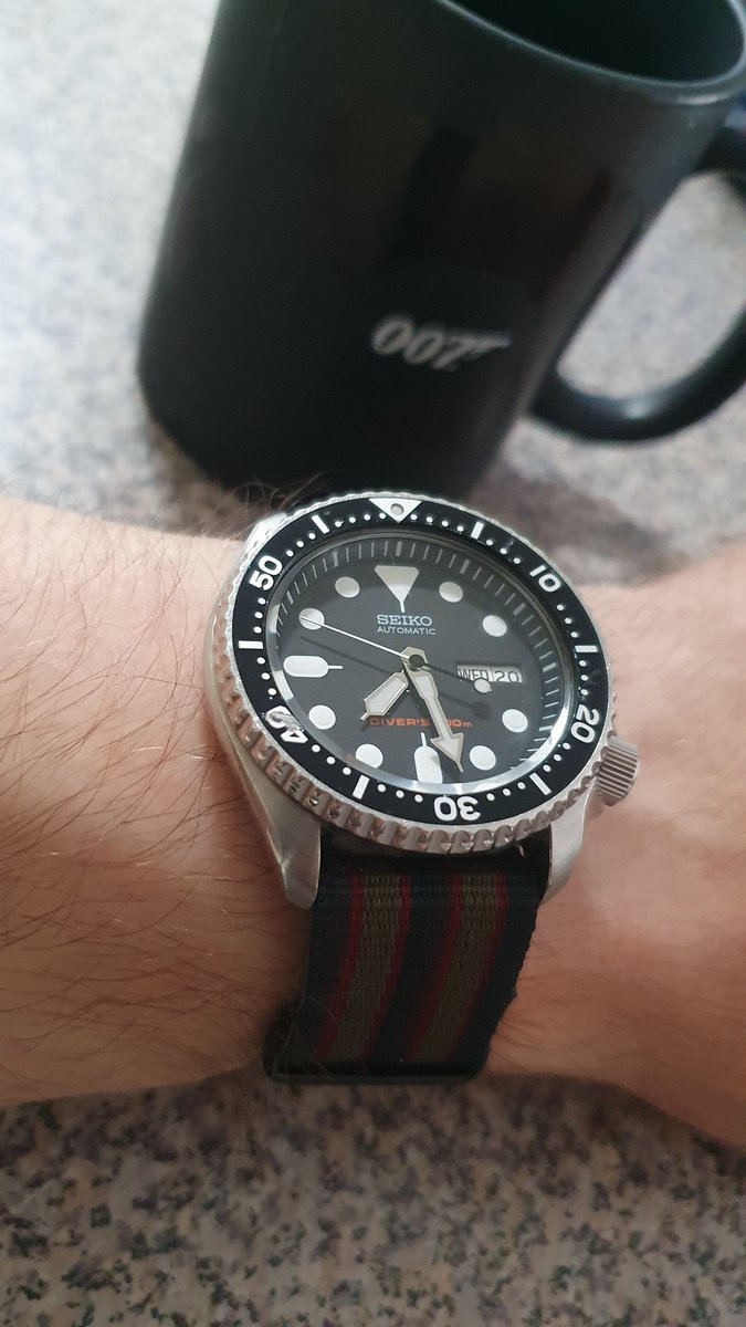 ⌚️ This new watch is giving me so much joy. My first automatic. No charging needed. No battery replacements. Just kinetic movement and craftsmanship 👌🏻
<a href="/seiko/">Sei</a> SKX with NATO strap inspired by Dr. No (1964)
#watches #style