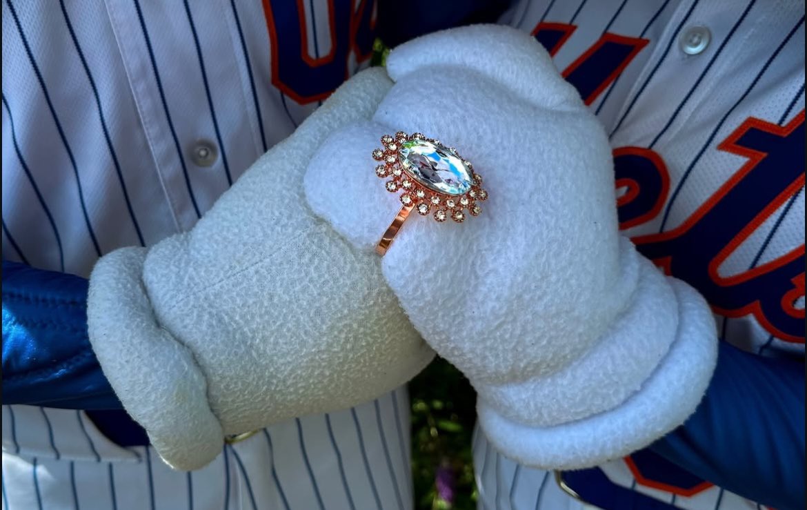 reidsgarcia_'s tweet image. taylor and travis who?