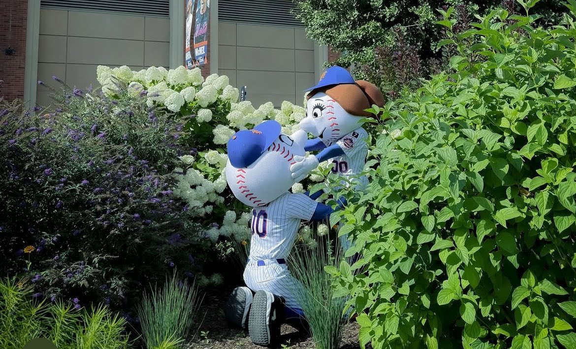 reidsgarcia_'s tweet image. taylor and travis who?