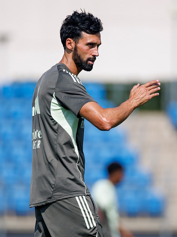 June Lavín tweet media