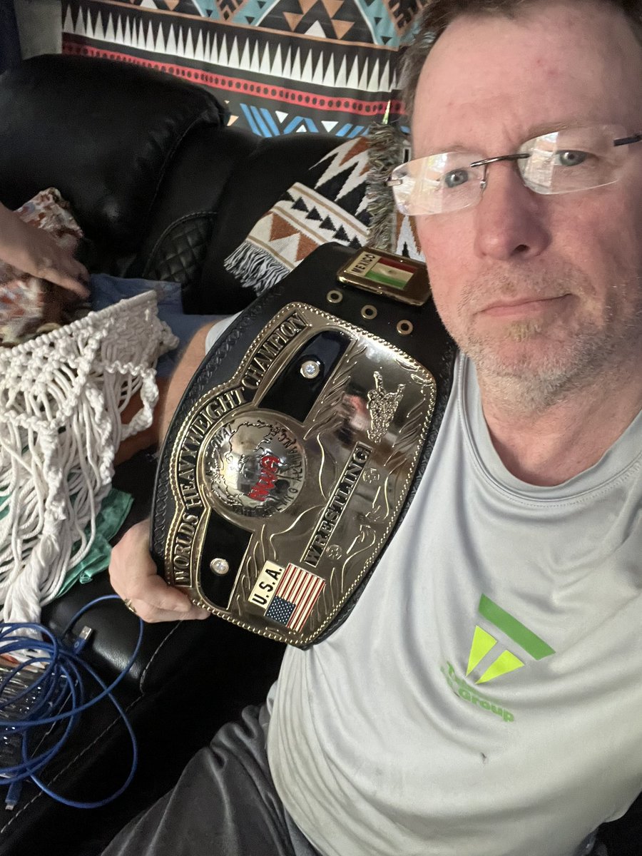 _DavidLeeJones's tweet photo. Remembering the great Dusty Rhodes today. One of the greatest @nwa champions of all time. Itβs been a while since I broke out my #10poundsofgold. https://t.co/5mbb0LzgAI